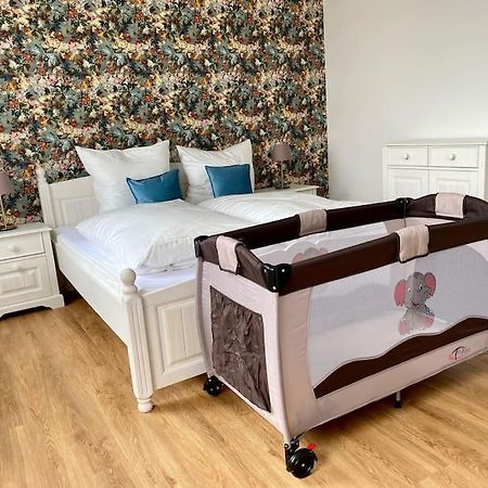 2-Zimmer Zentral In Ferdinandshof, Wlan Modern Bagian luar foto