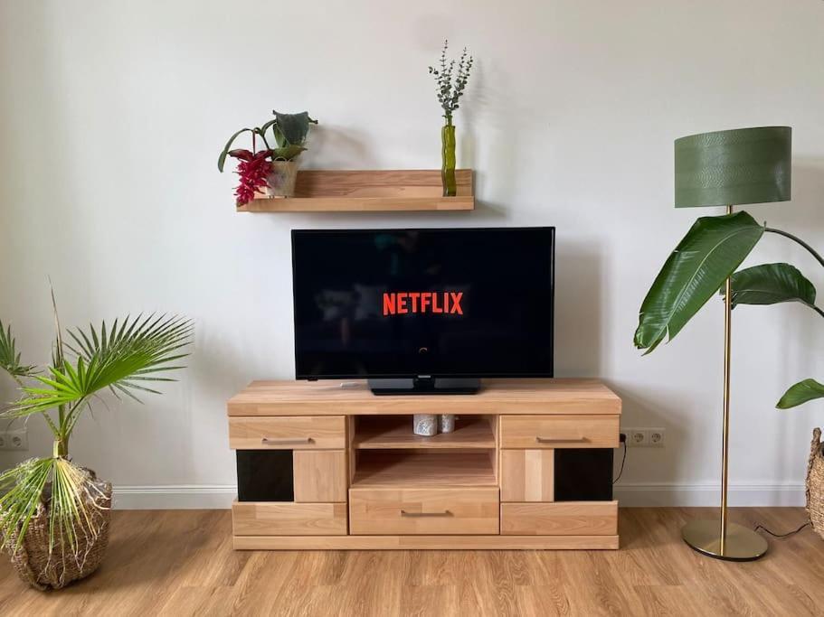 2-Zimmer Zentral In Ferdinandshof, Wlan Modern Bagian luar foto