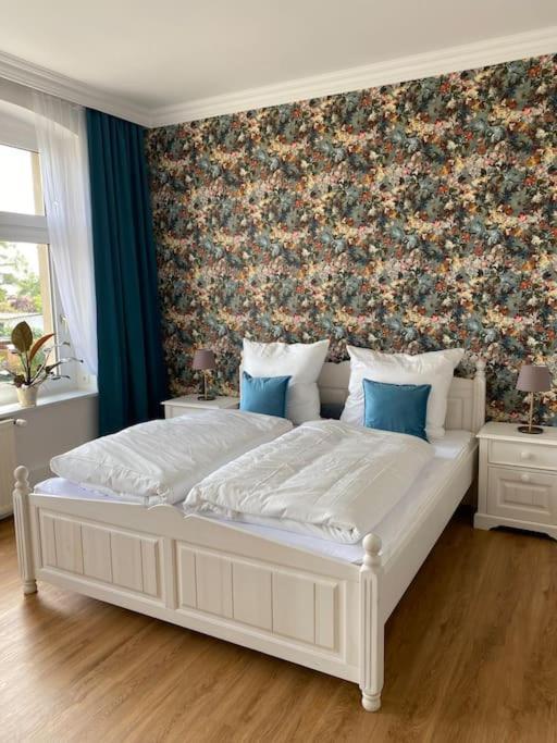 2-Zimmer Zentral In Ferdinandshof, Wlan Modern Bagian luar foto