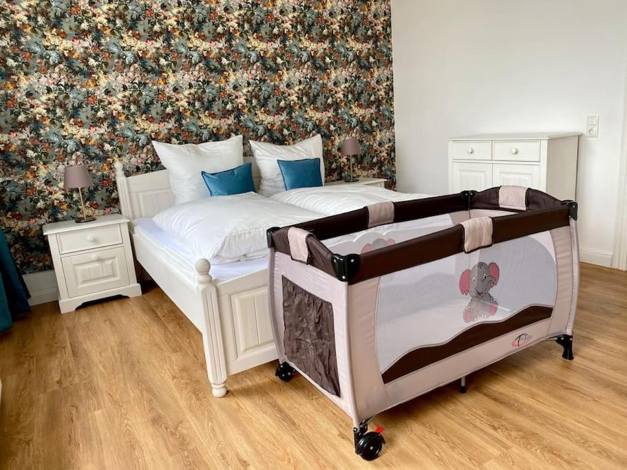 2-Zimmer Zentral In Ferdinandshof, Wlan Modern Bagian luar foto